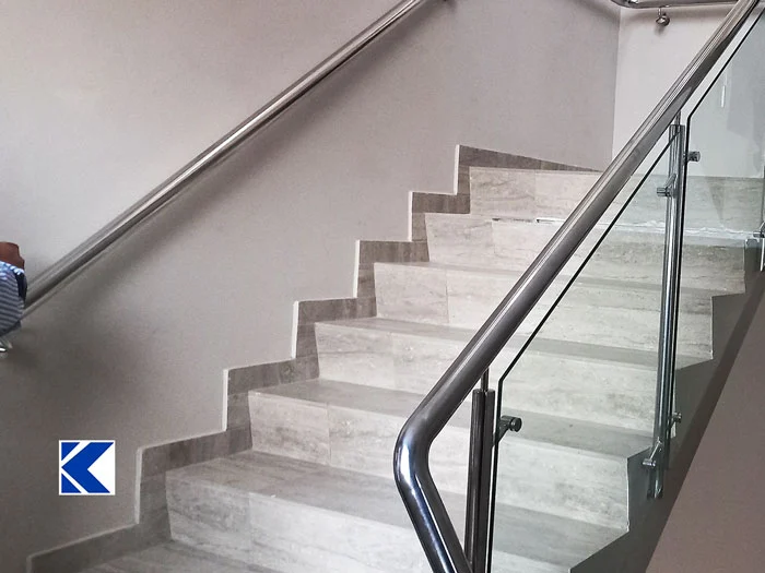 instalación de barandas de acero inoxidable a medida